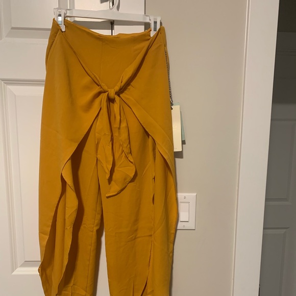 Palazzo pants. Size Medium - Picture 4 of 7
